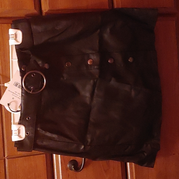 PU A-line mini skirt - Picture 2 of 4